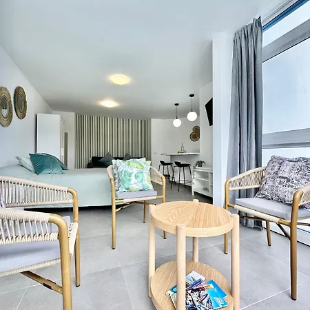 El Balcon Del Atlantico - Oceanfront Studio *